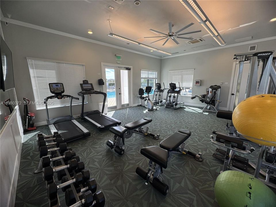 For Rent: $3,400 (3 beds, 2 baths, 1931 Square Feet)