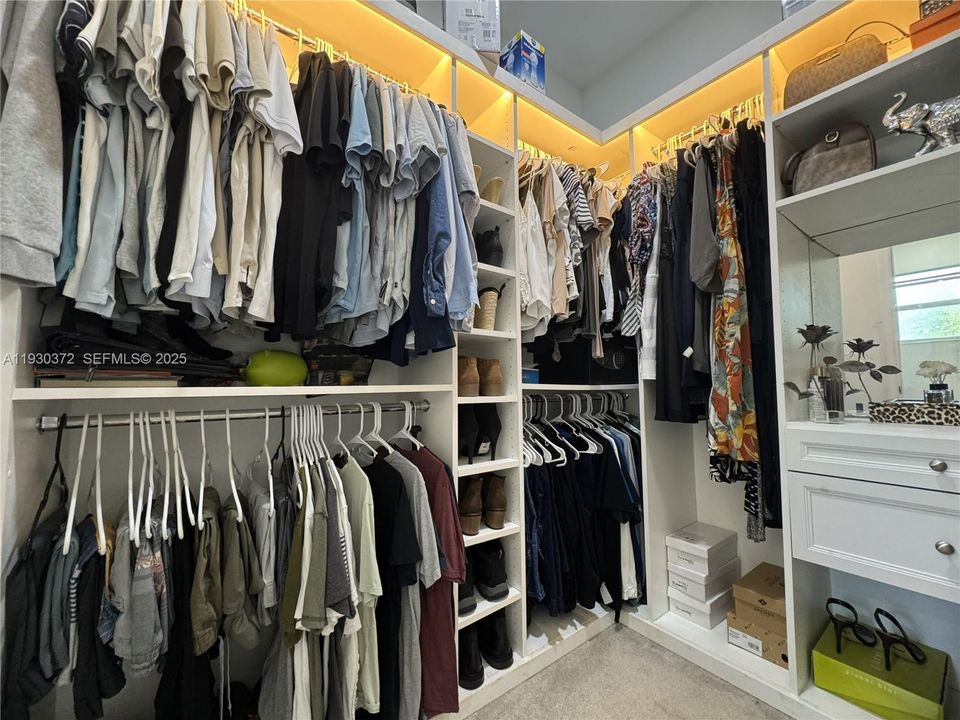 For Rent: $3,400 (3 beds, 2 baths, 1931 Square Feet)