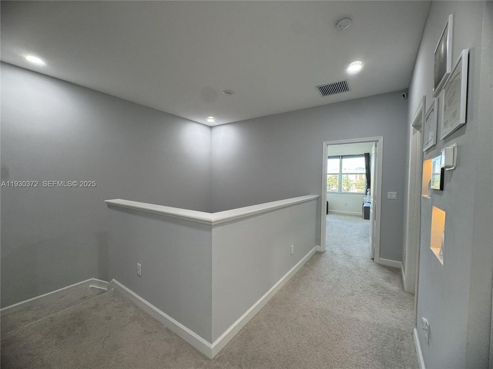 For Rent: $3,400 (3 beds, 2 baths, 1931 Square Feet)