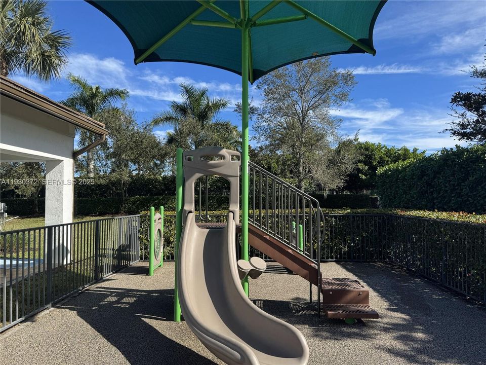 For Rent: $3,400 (3 beds, 2 baths, 1931 Square Feet)