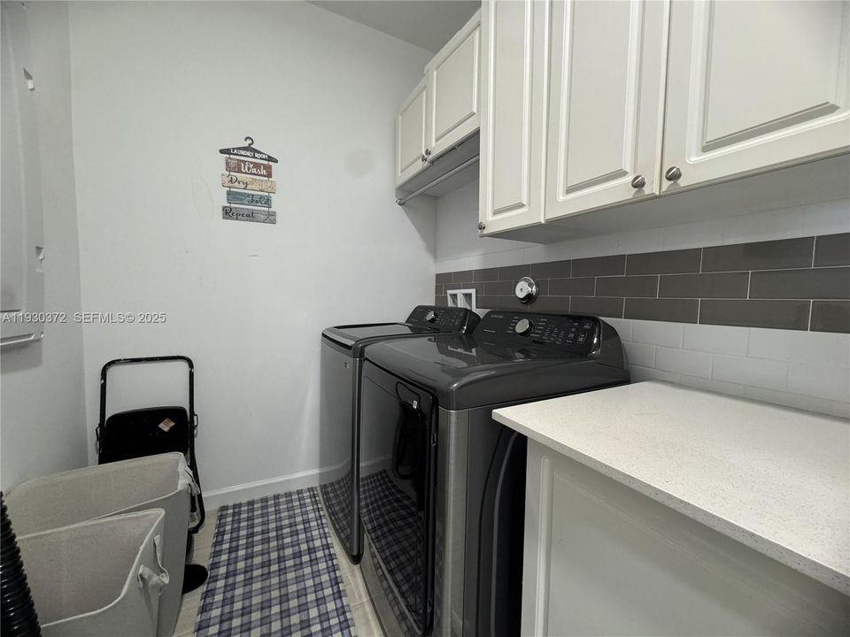 For Rent: $3,400 (3 beds, 2 baths, 1931 Square Feet)