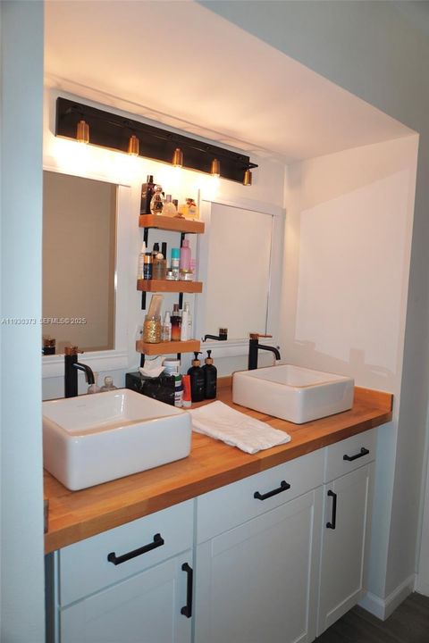 For Sale: $465,000 (3 beds, 2 baths, 1632 Square Feet)