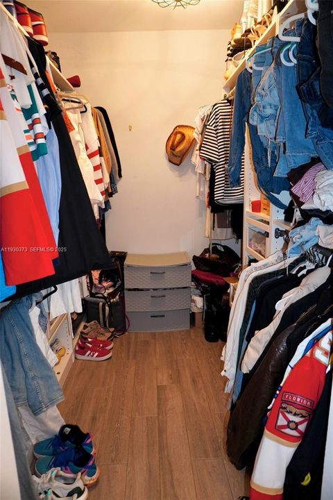 For Sale: $465,000 (3 beds, 2 baths, 1632 Square Feet)