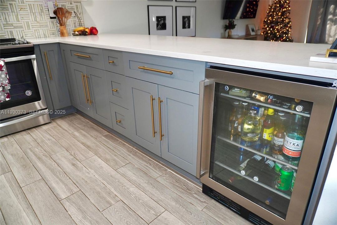 For Sale: $465,000 (3 beds, 2 baths, 1632 Square Feet)