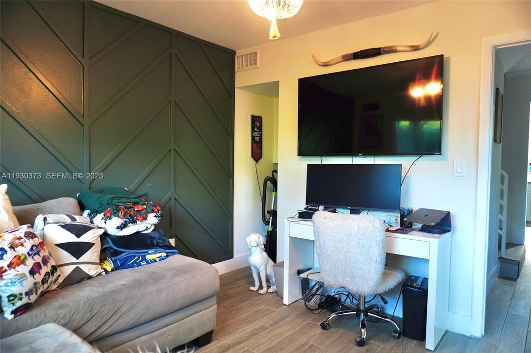 For Sale: $465,000 (3 beds, 2 baths, 1632 Square Feet)