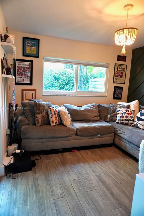 For Sale: $465,000 (3 beds, 2 baths, 1632 Square Feet)