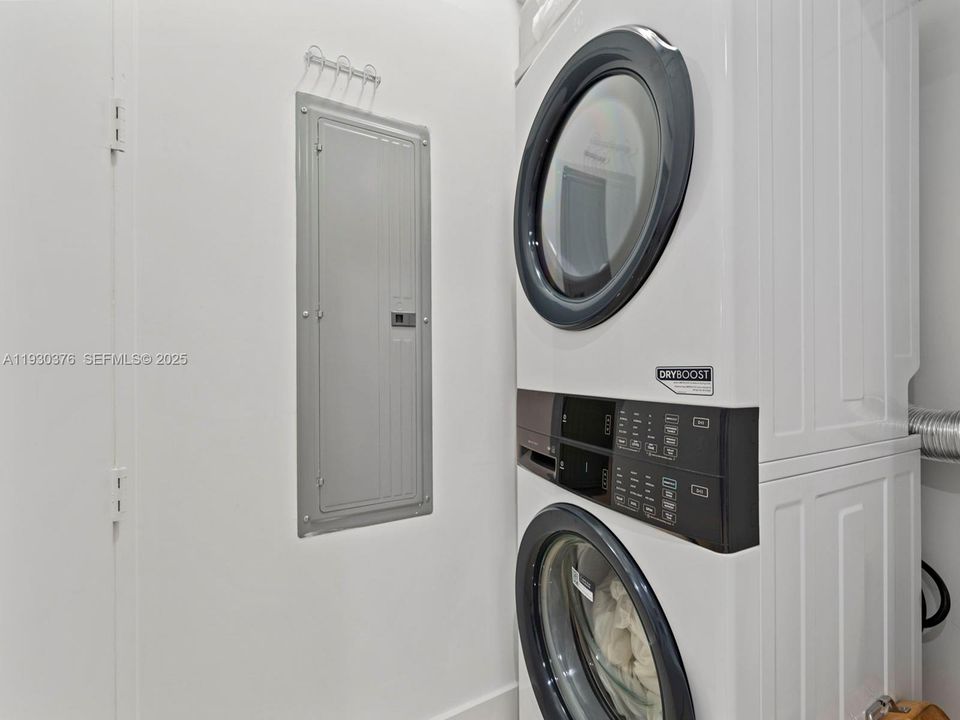 En Venta: $1,850,000 (2 camas, 3 baños, 2084 Pies cuadrados)