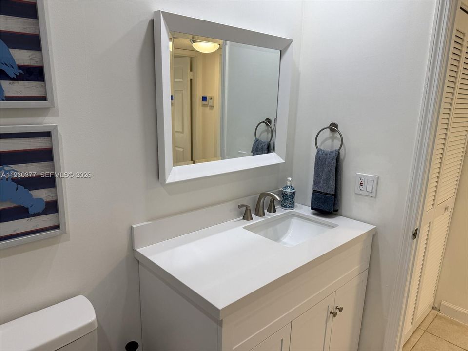 En Venta: $950,000 (3 camas, 2 baños, 1700 Pies cuadrados)