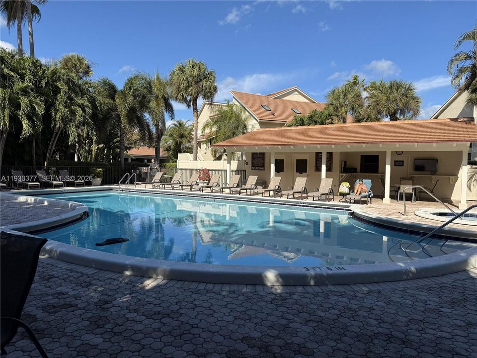 En Venta: $950,000 (3 camas, 2 baños, 1700 Pies cuadrados)