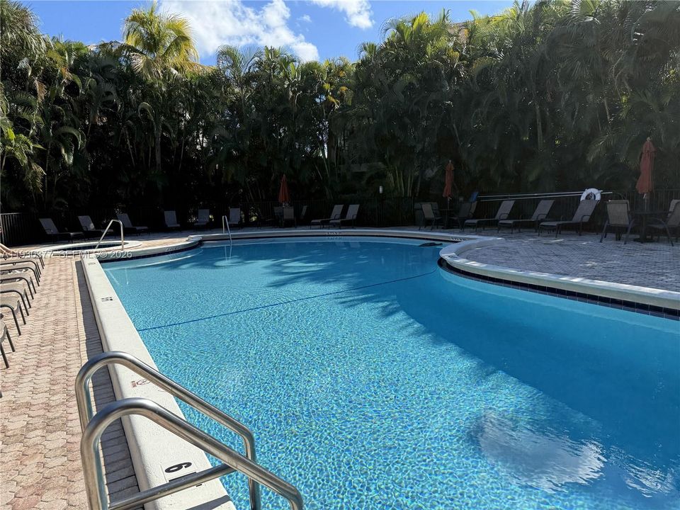 En Venta: $950,000 (3 camas, 2 baños, 1700 Pies cuadrados)