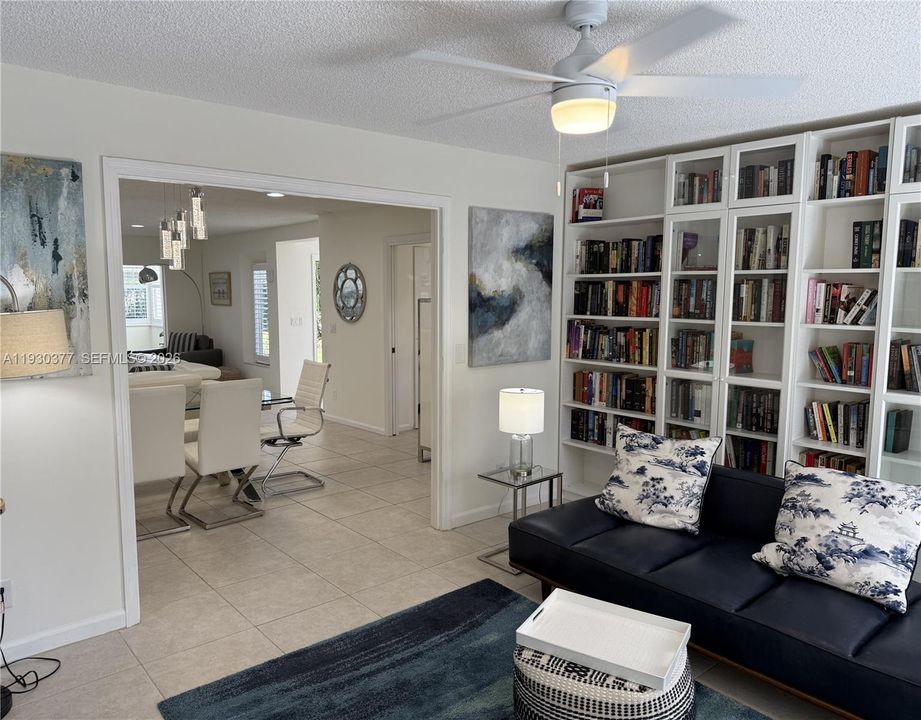 En Venta: $950,000 (3 camas, 2 baños, 1700 Pies cuadrados)