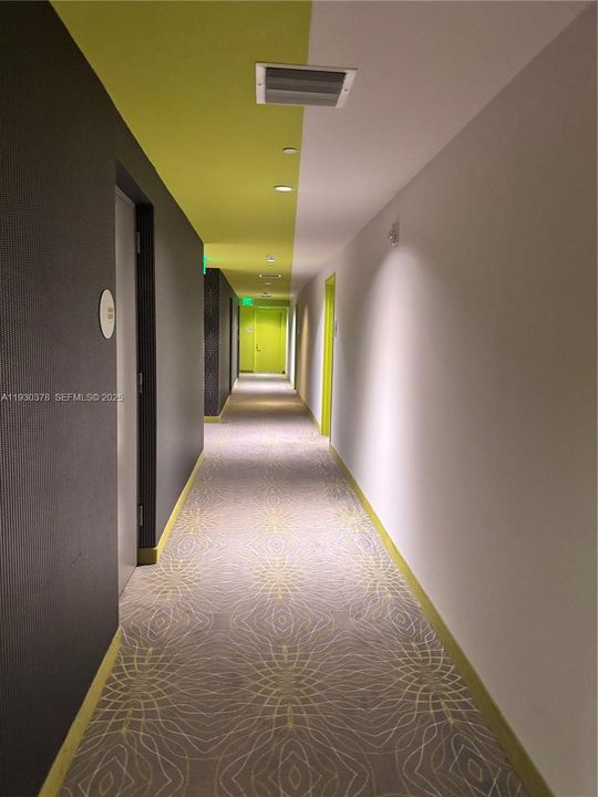 For Rent: $3,300 (1 beds, 1 baths, 610 Square Feet)