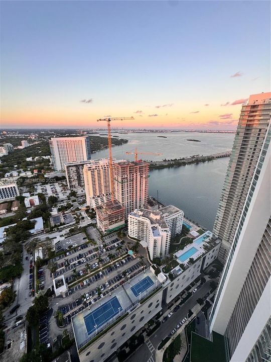 For Rent: $3,300 (1 beds, 1 baths, 610 Square Feet)