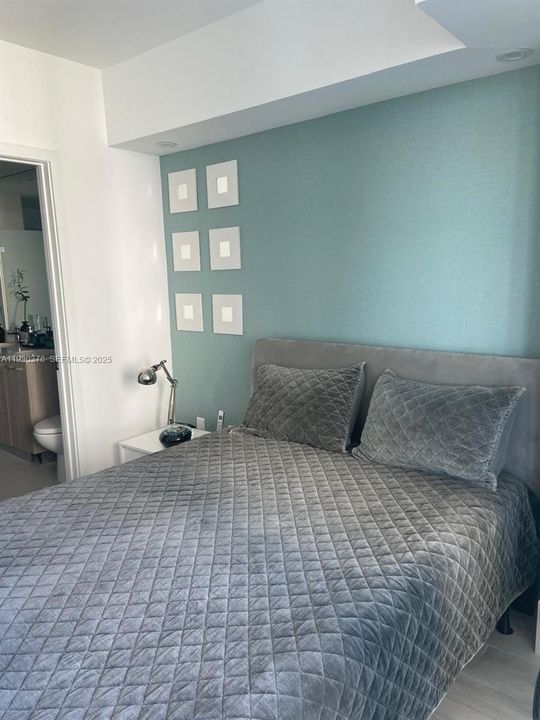 For Rent: $3,300 (1 beds, 1 baths, 610 Square Feet)