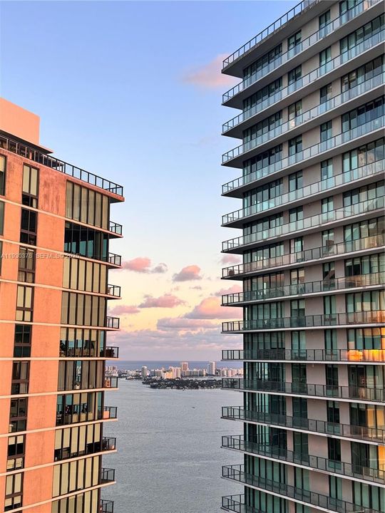 For Rent: $3,300 (1 beds, 1 baths, 610 Square Feet)