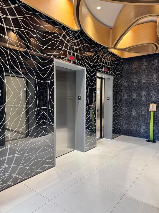 For Rent: $3,300 (1 beds, 1 baths, 610 Square Feet)