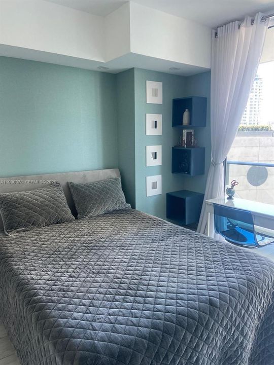 For Rent: $3,300 (1 beds, 1 baths, 610 Square Feet)