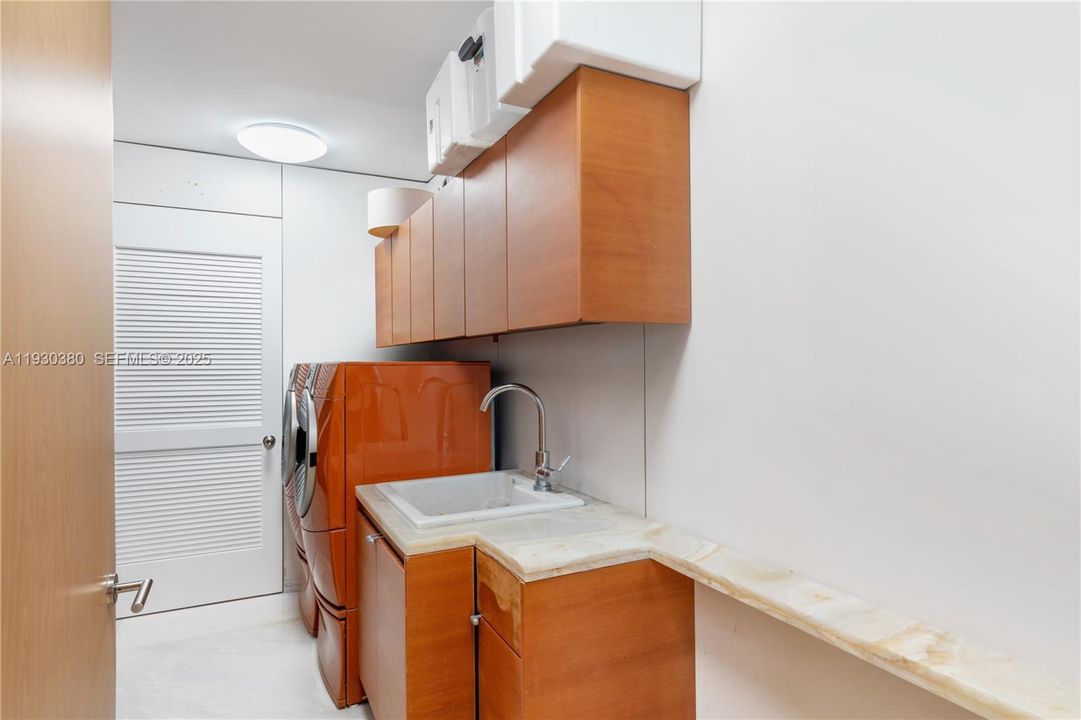 For Sale: $16,000,000 (4 beds, 8 baths, 10000 Square Feet)