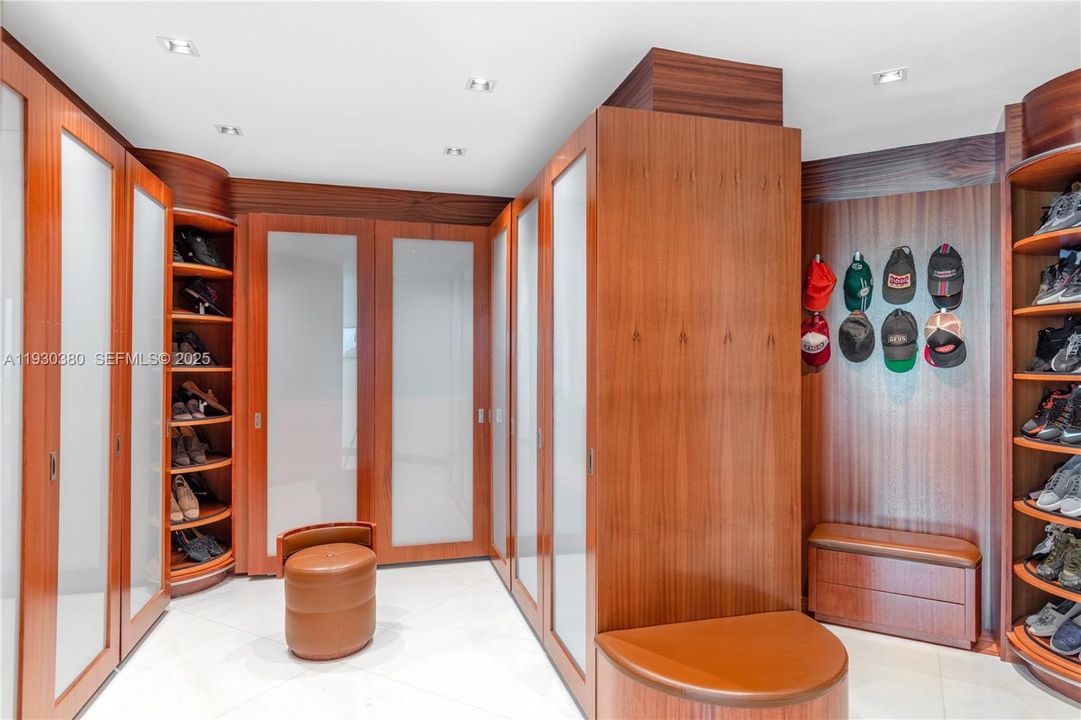 For Sale: $16,000,000 (4 beds, 8 baths, 10000 Square Feet)