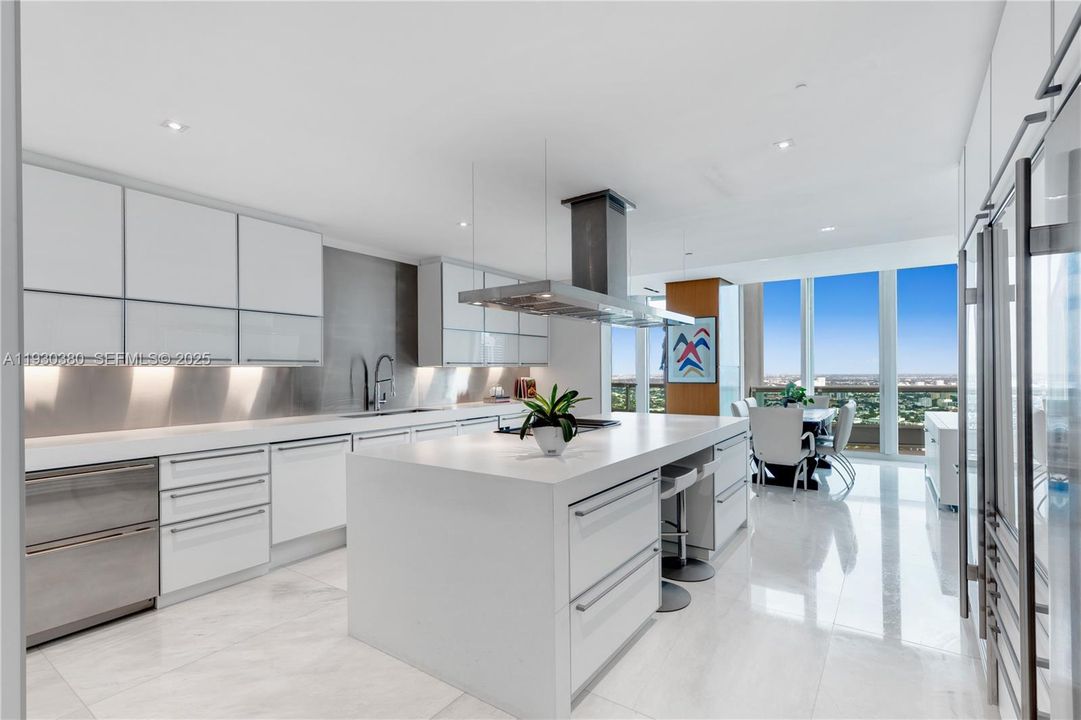 For Sale: $16,000,000 (4 beds, 8 baths, 10000 Square Feet)