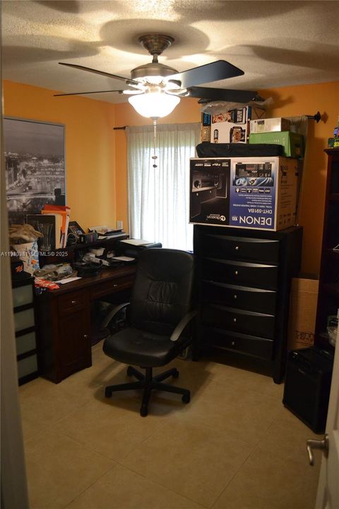 For Rent: $2,100 (2 beds, 2 baths, 870 Square Feet)