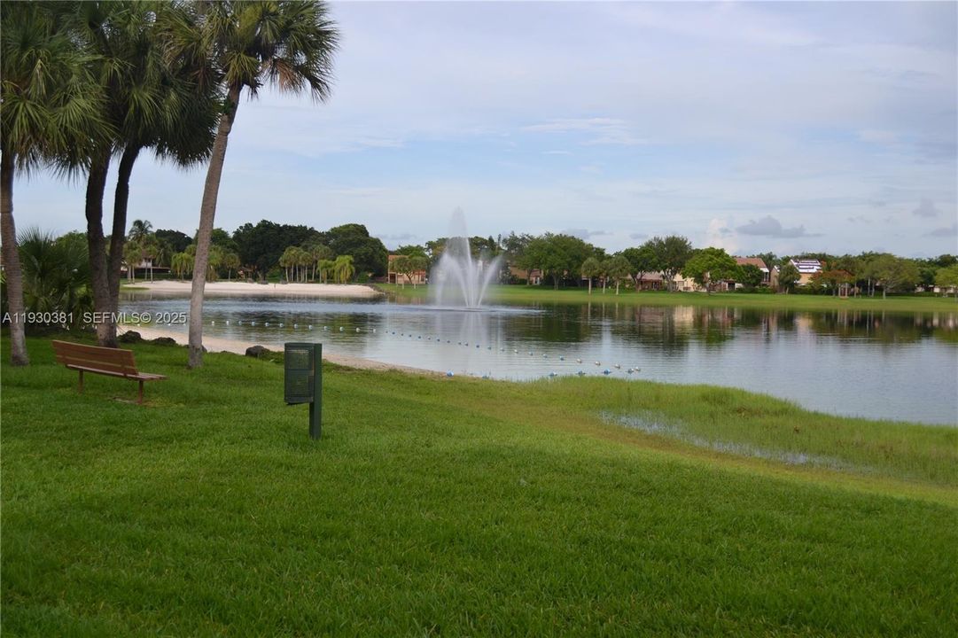 For Rent: $2,100 (2 beds, 2 baths, 870 Square Feet)