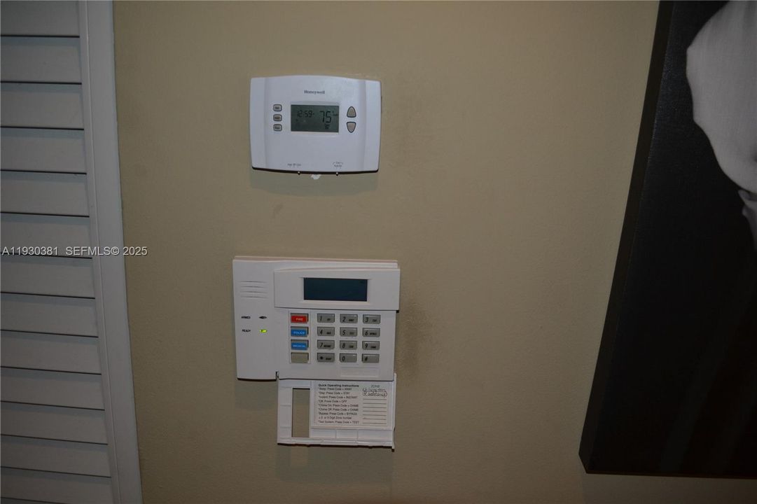 For Rent: $2,100 (2 beds, 2 baths, 870 Square Feet)