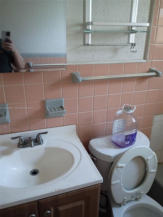 出租: $1,650 (2 贝兹, 1 浴室, 2394 平方英尺)