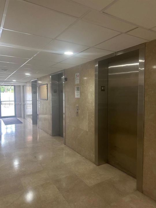 For Sale: $165,000 (1 beds, 1 baths, 673 Square Feet)