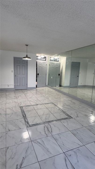 В аренду: $2,050 (2 спален, 2 ванн, 890 Квадратных фут)