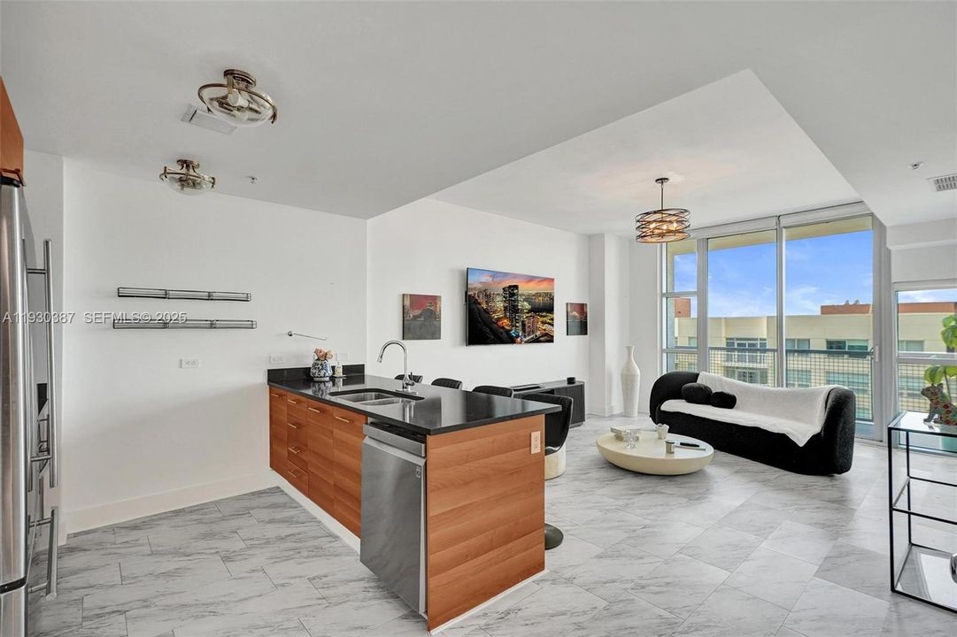 На продажу: $435,000 (1 спален, 1 ванн, 761 Квадратных фут)