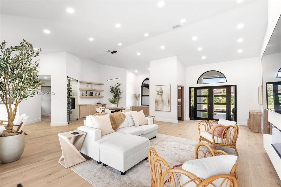 待售: $1,775,000 (3 贝兹, 2 浴室, 2618 平方英尺)