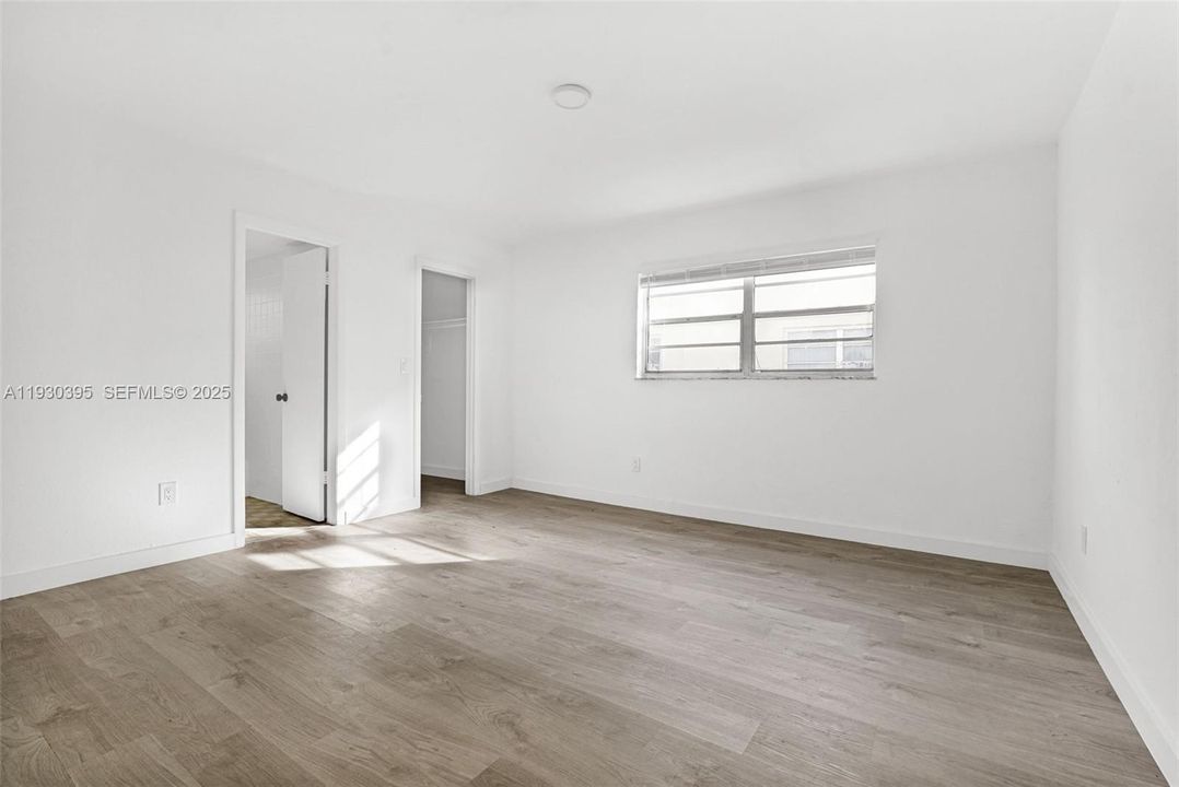 For Rent: $1,750 (1 beds, 1 baths, 1000 Square Feet)