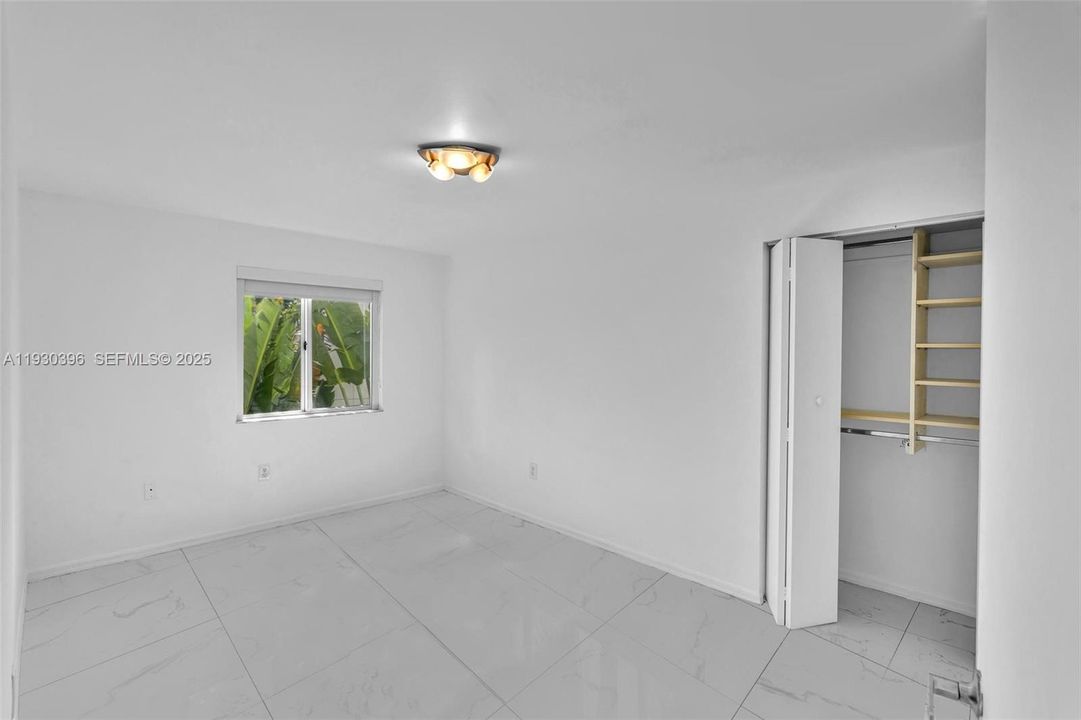 В аренду: $7,200 (5 спален, 3 ванн, 2274 Квадратных фут)