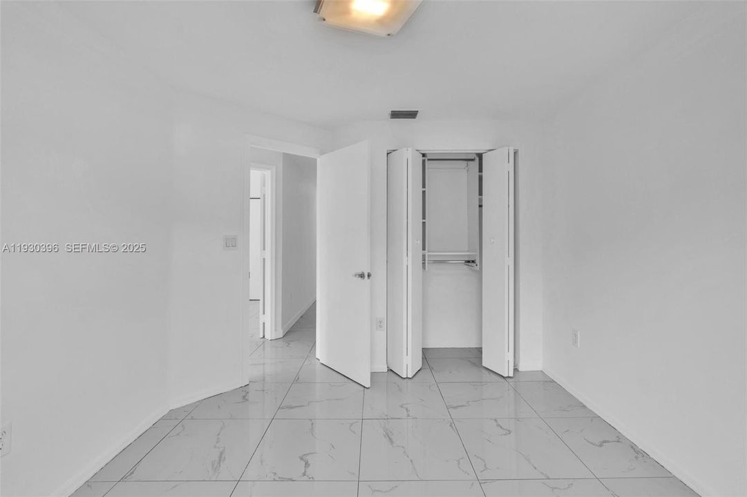 В аренду: $7,200 (5 спален, 3 ванн, 2274 Квадратных фут)