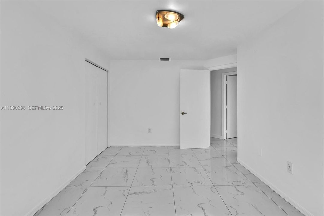 В аренду: $7,200 (5 спален, 3 ванн, 2274 Квадратных фут)