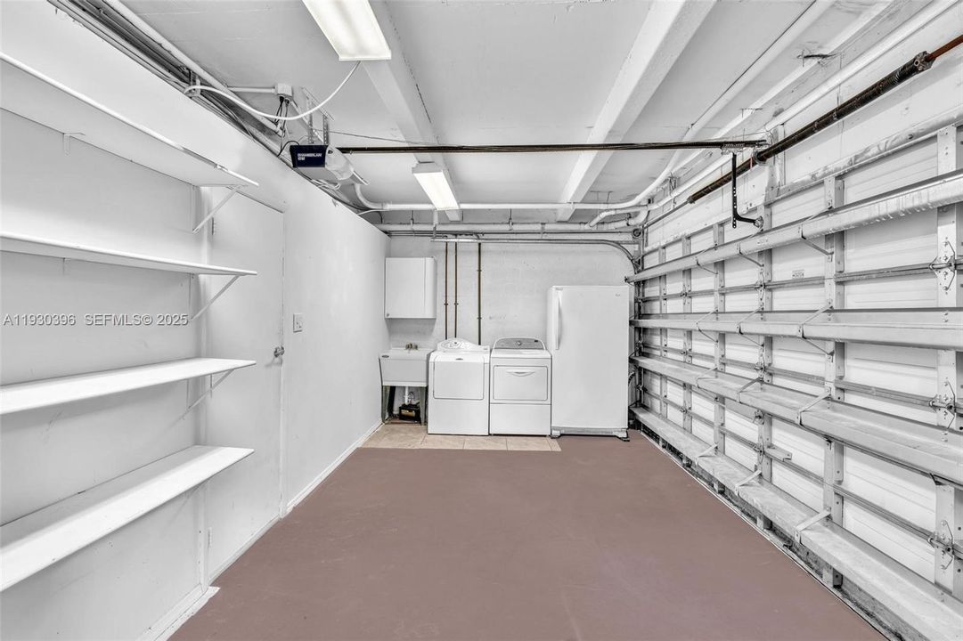 В аренду: $7,200 (5 спален, 3 ванн, 2274 Квадратных фут)