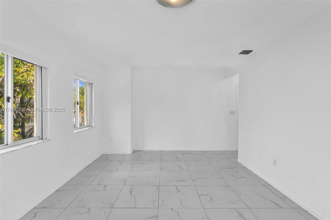 В аренду: $7,200 (5 спален, 3 ванн, 2274 Квадратных фут)