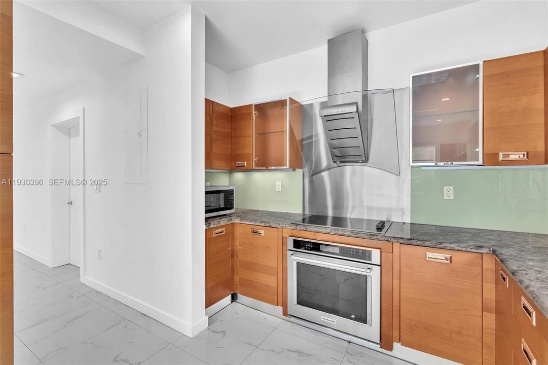 В аренду: $7,200 (5 спален, 3 ванн, 2274 Квадратных фут)