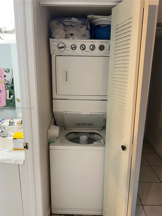 For Rent: $2,150 (2 beds, 2 baths, 900 Square Feet)