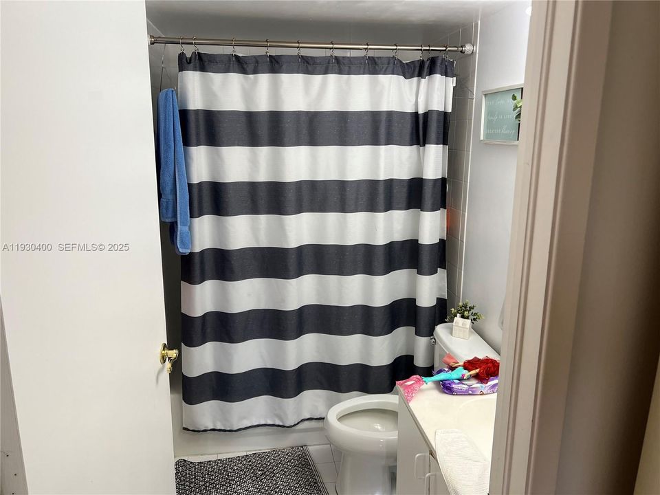 For Rent: $2,150 (2 beds, 2 baths, 900 Square Feet)