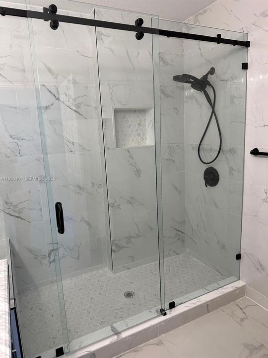 En Renta: $4,000 (4 camas, 3 baños, 1481 Pies cuadrados)