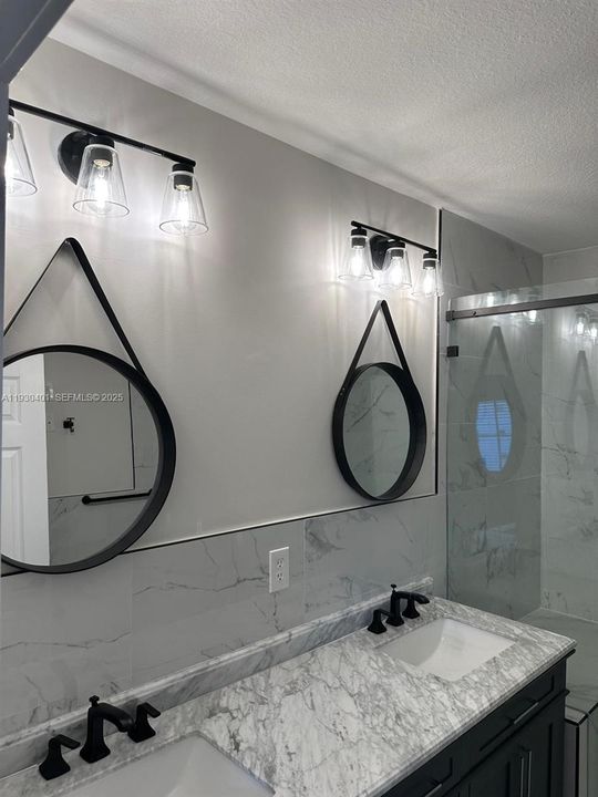 En Renta: $4,000 (4 camas, 3 baños, 1481 Pies cuadrados)