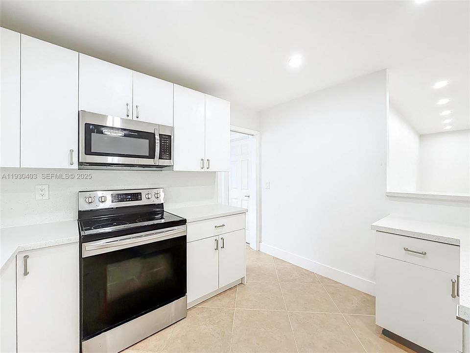 На продажу: $750,000 (3 спален, 2 ванн, 1625 Квадратных фут)