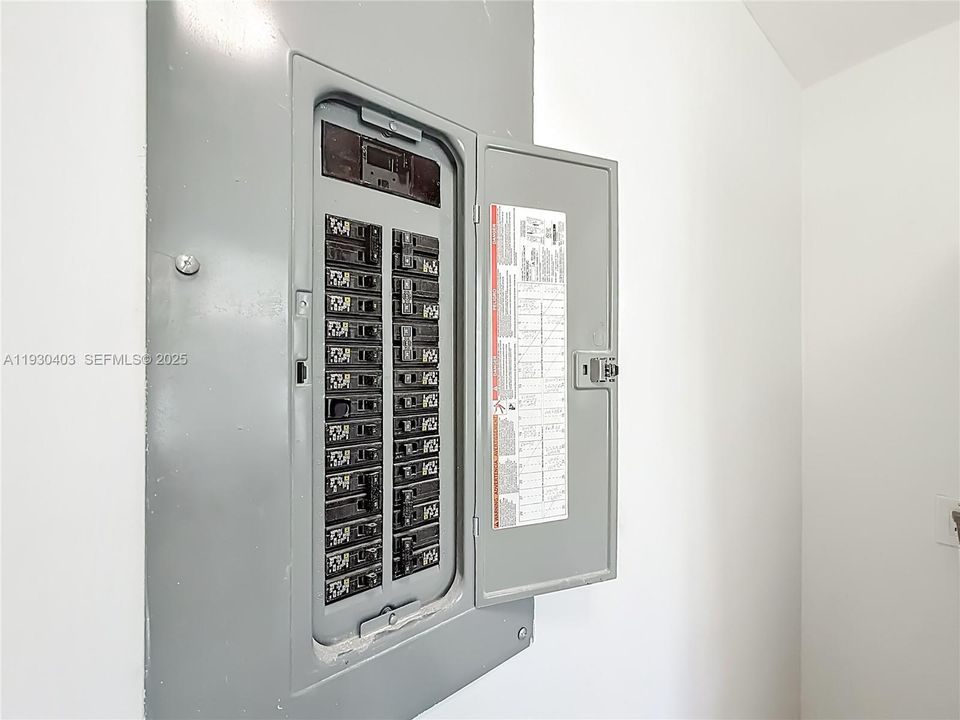 На продажу: $750,000 (3 спален, 2 ванн, 1625 Квадратных фут)