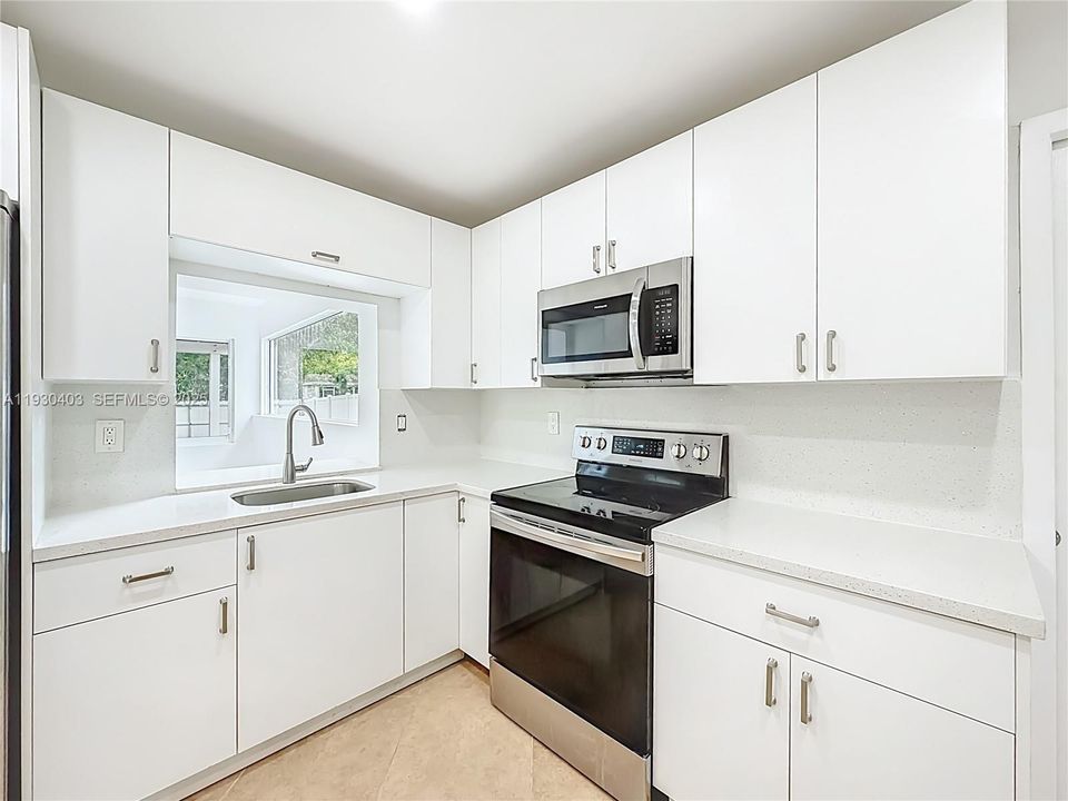 На продажу: $750,000 (3 спален, 2 ванн, 1625 Квадратных фут)