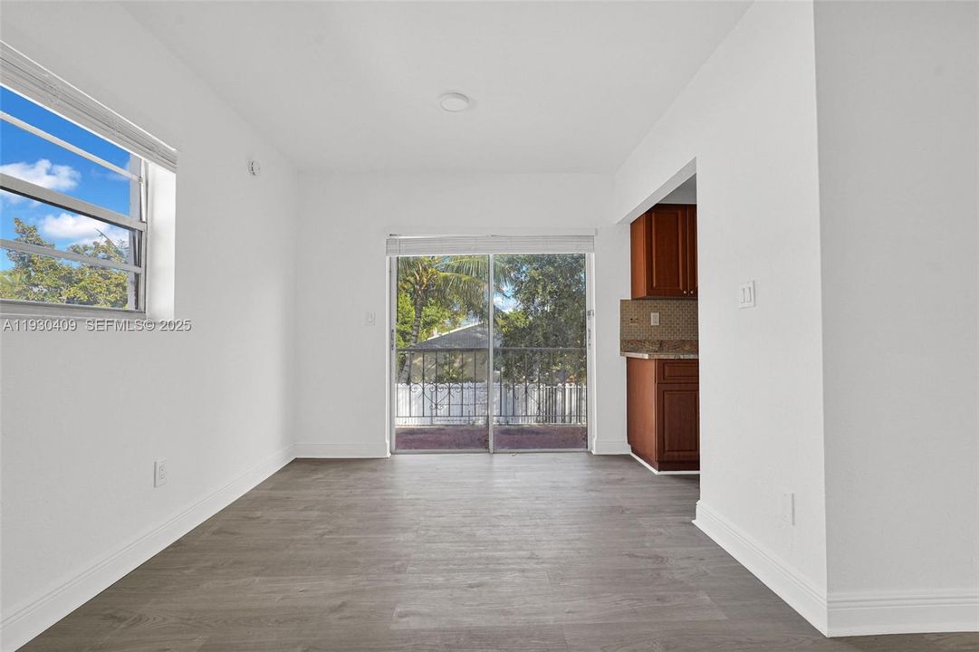 For Rent: $1,825 (1 beds, 1 baths, 1000 Square Feet)