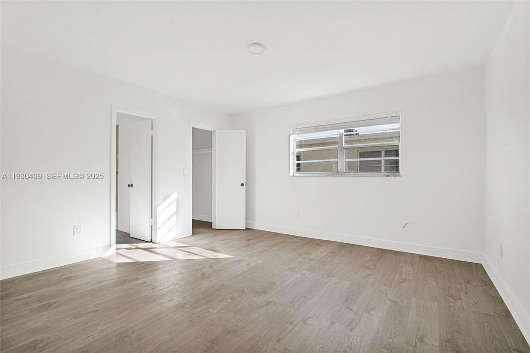 For Rent: $1,825 (1 beds, 1 baths, 1000 Square Feet)