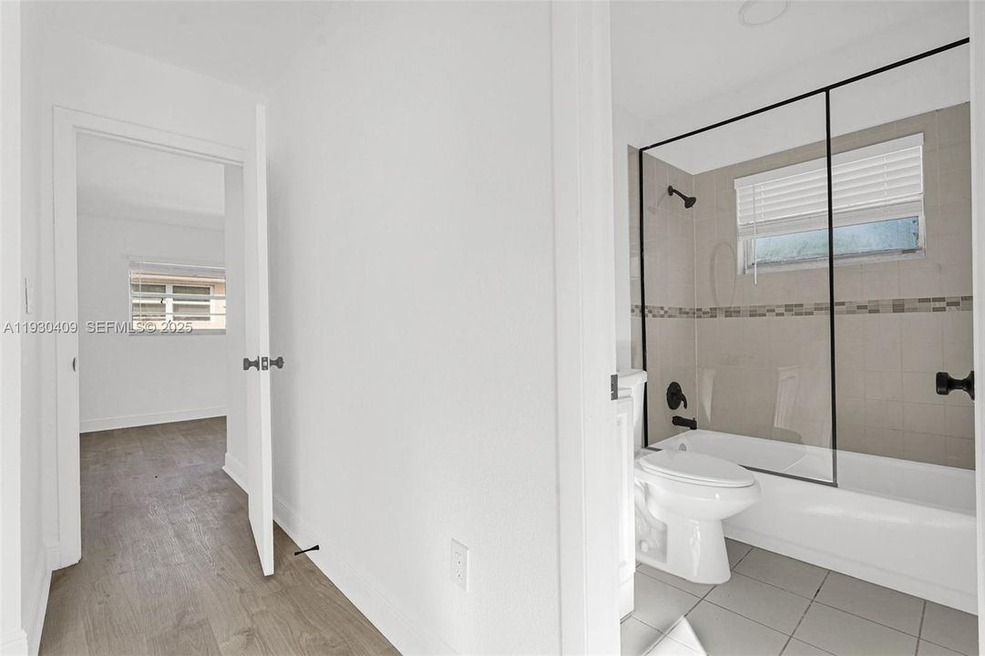 For Rent: $1,825 (1 beds, 1 baths, 1000 Square Feet)