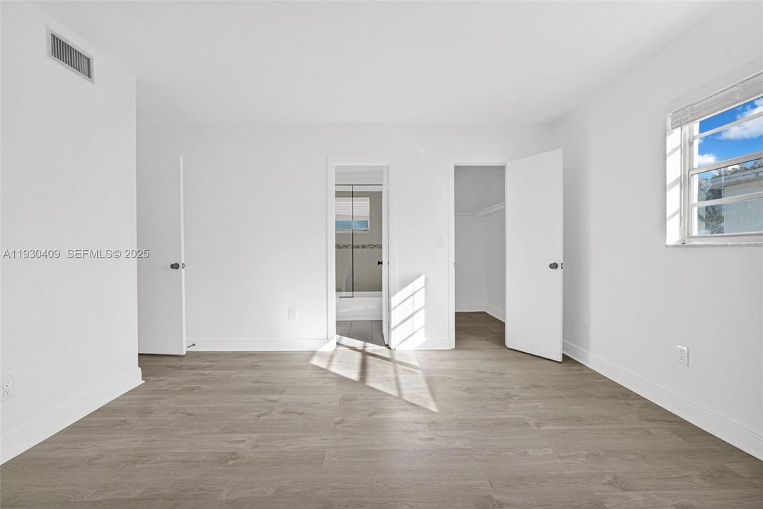 For Rent: $1,825 (1 beds, 1 baths, 1000 Square Feet)